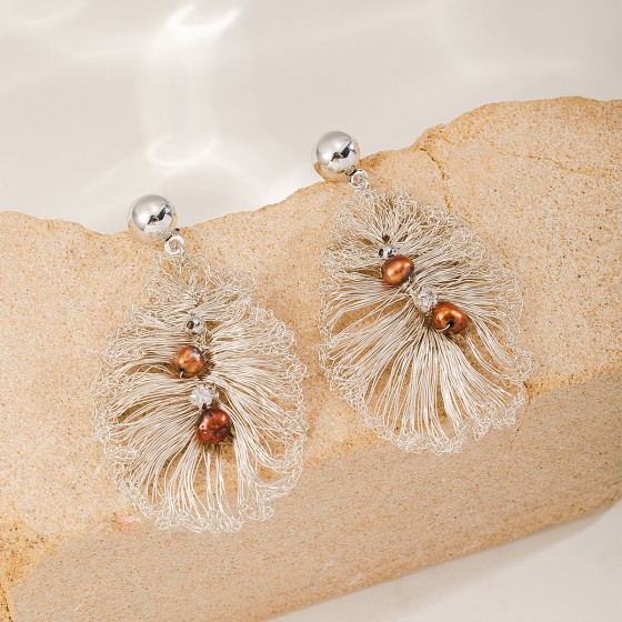 Handmade Copper Wire Flower Earrings – Resort Style, Light Luxury & Uniqu